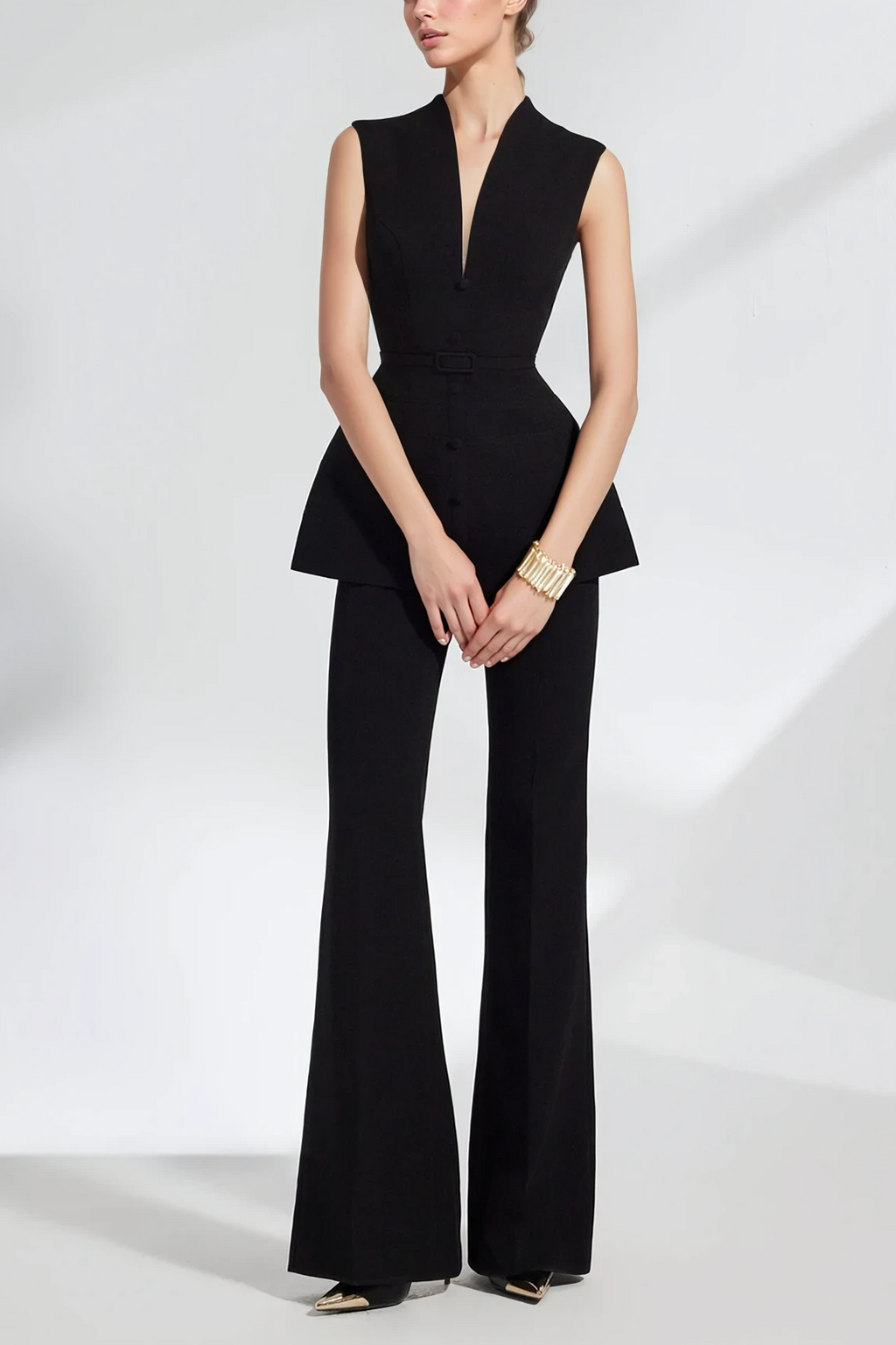 Preeti V-neck Sleeveless Two Piece Set